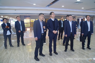尧柏水泥集团与陕西交控资源集团签署战略合作协议(图1) 尧柏水泥集团与陕西交控资源集团签署战略合作协议(图1)