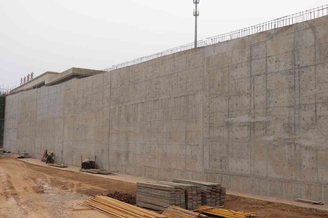 甘肃省建设投资:天水南站项目为混凝土“保温加被” 掀起施工“热”度(图2) 甘肃省建设投资:天水南站项目为混凝土“保温加被” 掀起施工“热”度(图2)