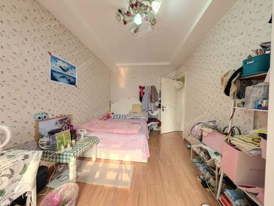 次卧