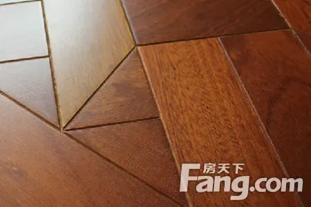 复合木地板和实木地板哪个好~!@地板要怎么保养? 复合木地板和实木地板哪个好~!@地板要怎么保养?