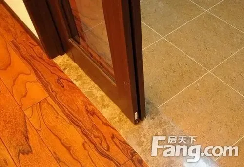 地板砖好还是木地板好 地板砖好还是木地板好