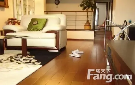实木地板和复合地板哪个好 实木地板和复合地板哪个好