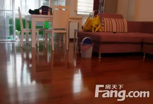 实木地板和复合木地板的特点,实木地板和复合木地板的区别 实木地板和复合木地板的特点,实木地板和复合木地板的区别
