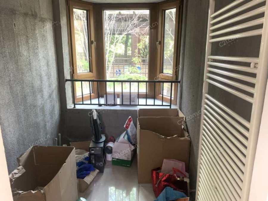 次卧