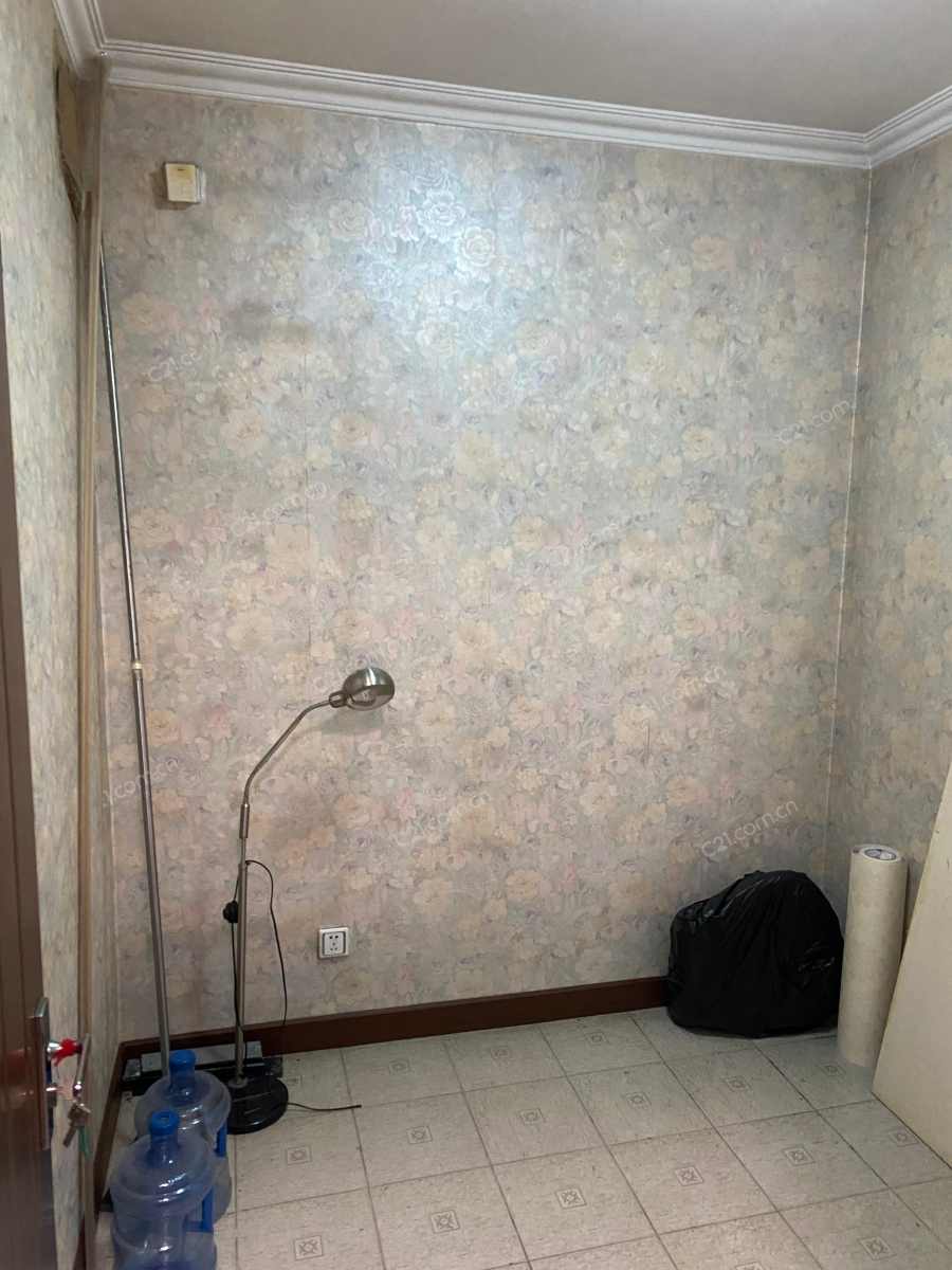 次卧