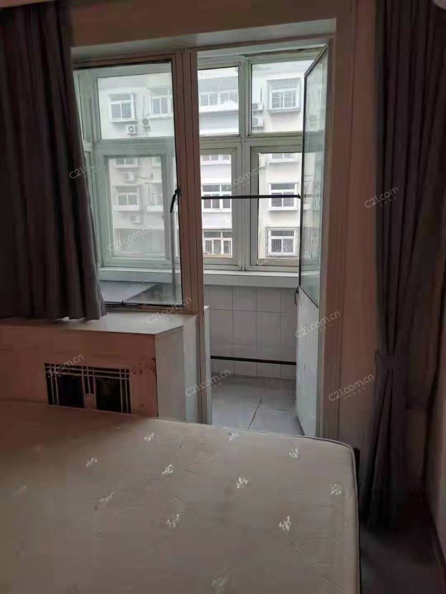 次卧